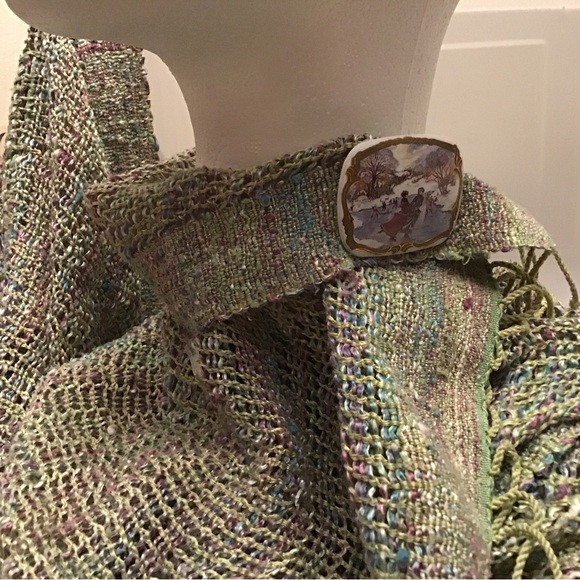 Ceramic Brooch - Picture 3 of 6